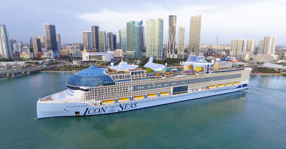 Recordbreaking Icon of the Seas makes first Miami appearance